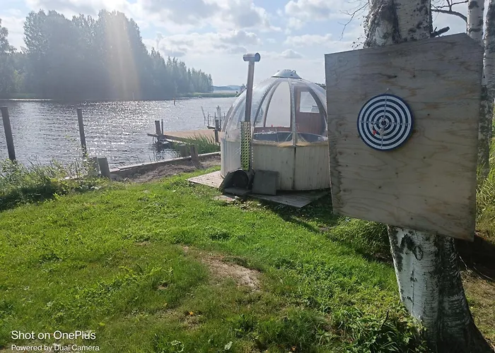 Uusi Saunamoekki Jaemsaessae, Laehellae Himosta