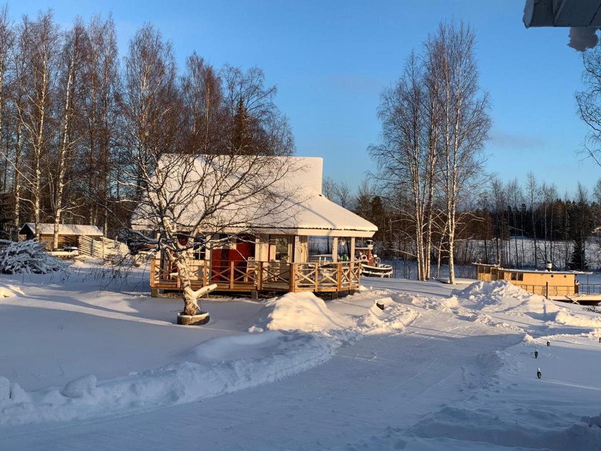 Uusi Saunamoekki Jaemsaessae, Laehellae Himosta Chalet