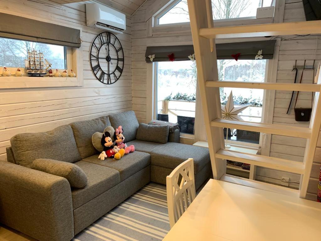 Chalet Uusi Saunamoekki Jaemsaessae, Laehellae Himosta Jämsä